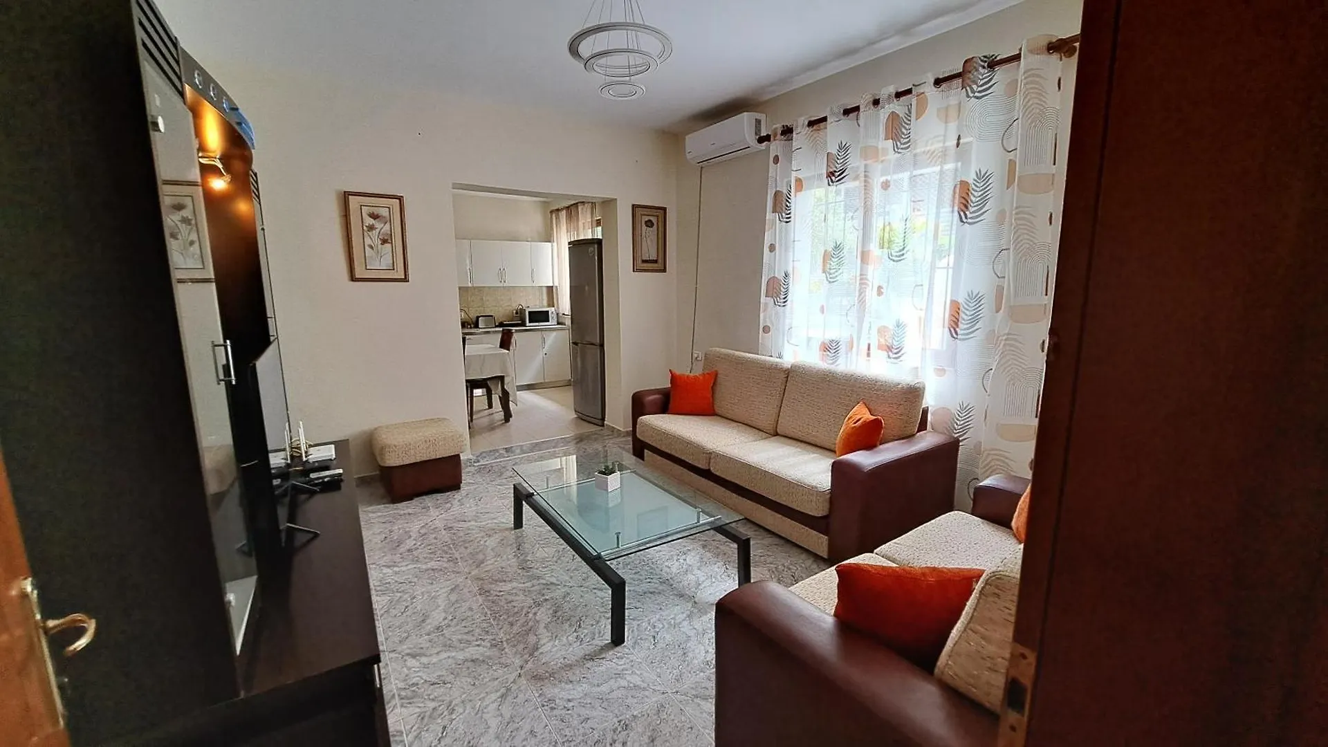 Vila Adi'S House Tirana 0*,